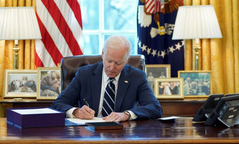 us-president-joe-biden-quits-white-house-race,-endorses-vp-kamala-harris