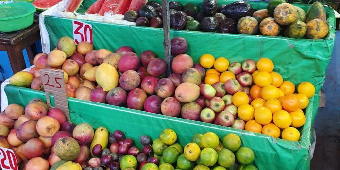 govt-clarifies-plans-to-ban-over-3-million-farmers-from-selling-fruits-&-vegetables